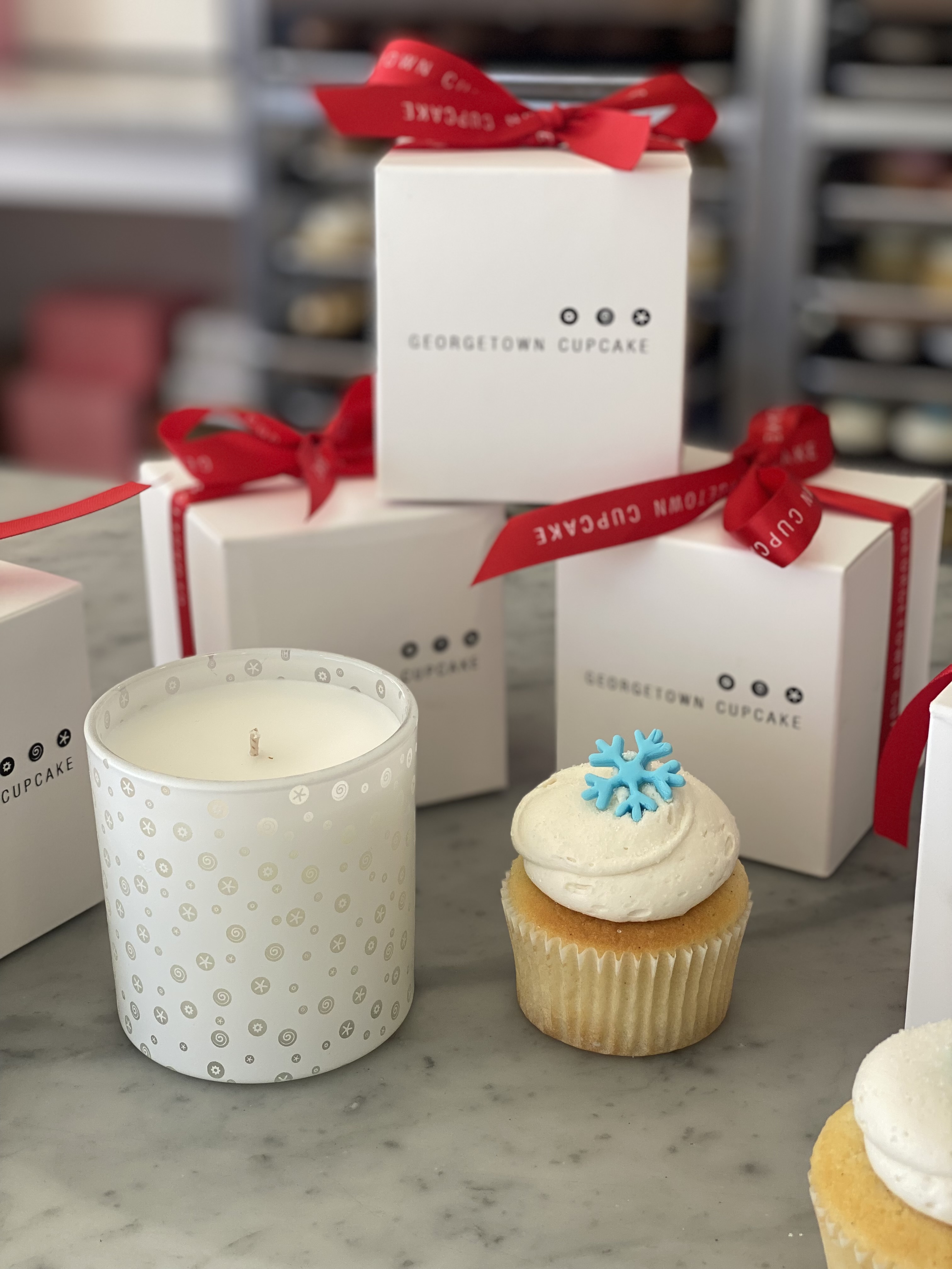 Georgetown Cupcake Candle